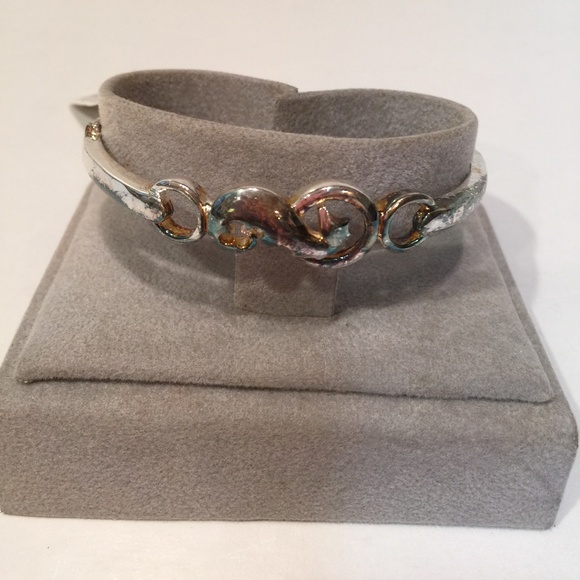 WATERFORD Jewelry - WATERFORD SIGNATURE SEAHORSE BRACELET